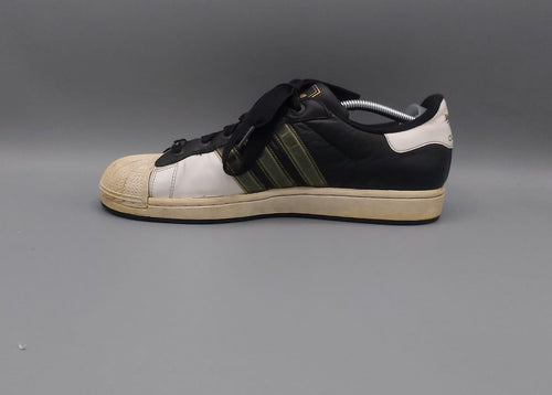 Adidas Adicolor sneakers, US 10.5 UK 10, excellent condition casual stylish footwear.