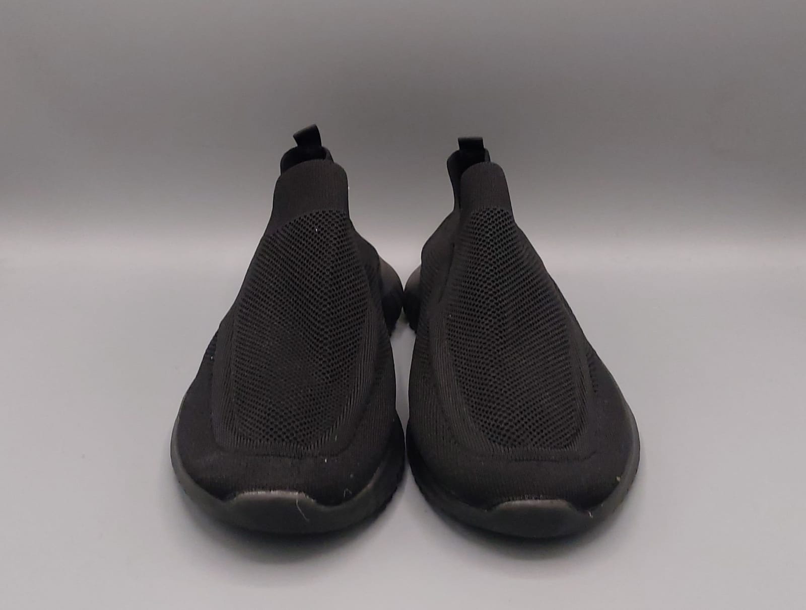 Zuwoigo men’s walking shoes, EUR 45, premium condition lightweight walking footwear.