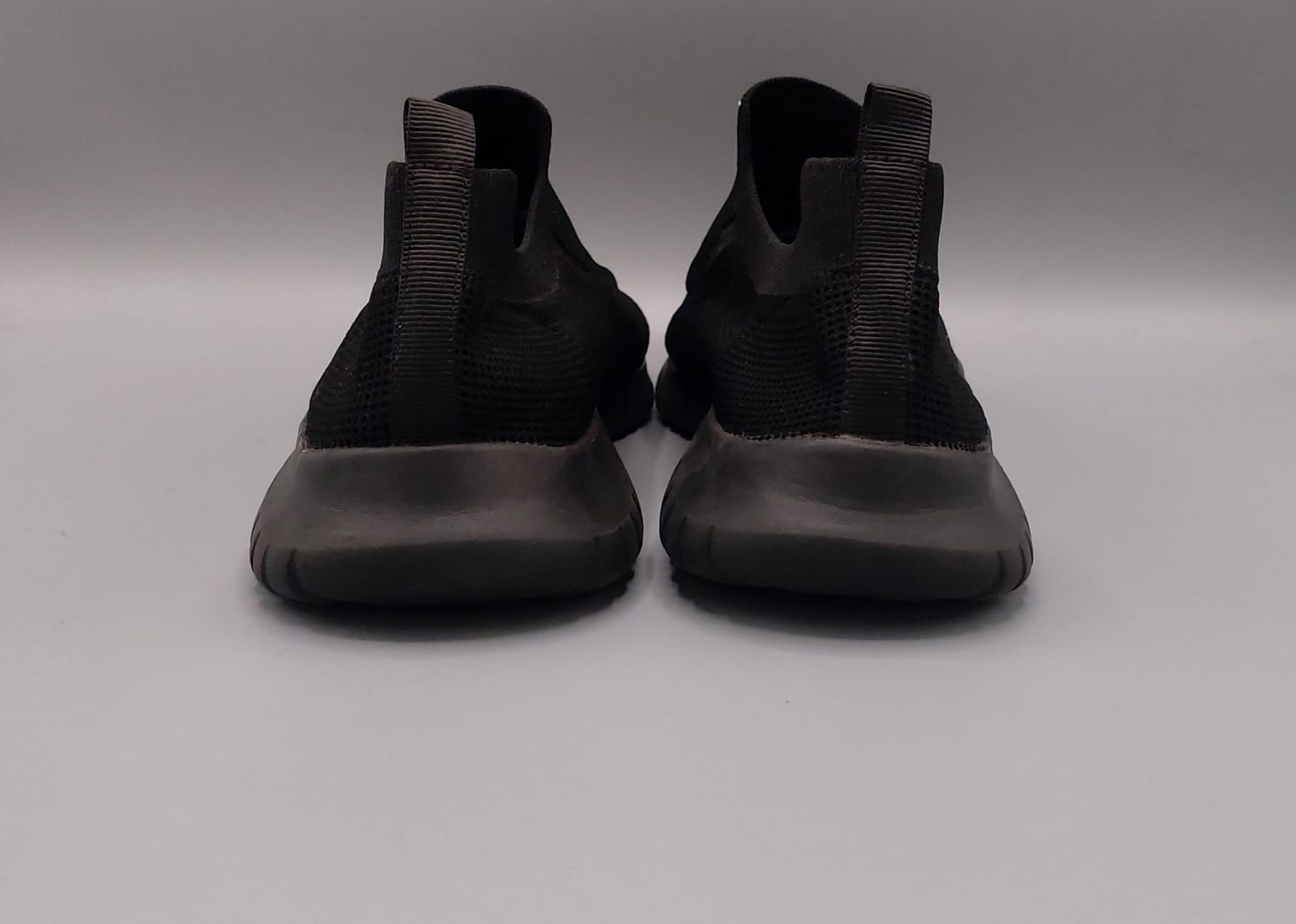 Zuwoigo men’s walking shoes, EUR 45, premium condition lightweight walking footwear.