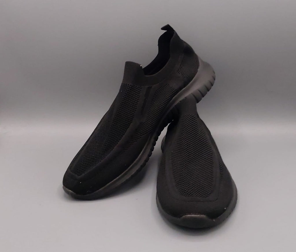 Zuwoigo men’s walking shoes, EUR 45, premium condition lightweight walking footwear.