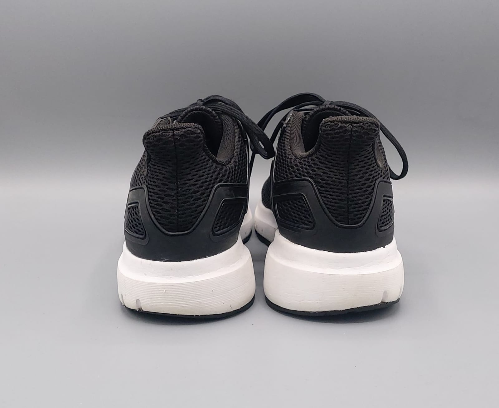 Adidas Ultimashow shoes, US 8.5 UK 8, premium condition lightweight sporty casual footwear.